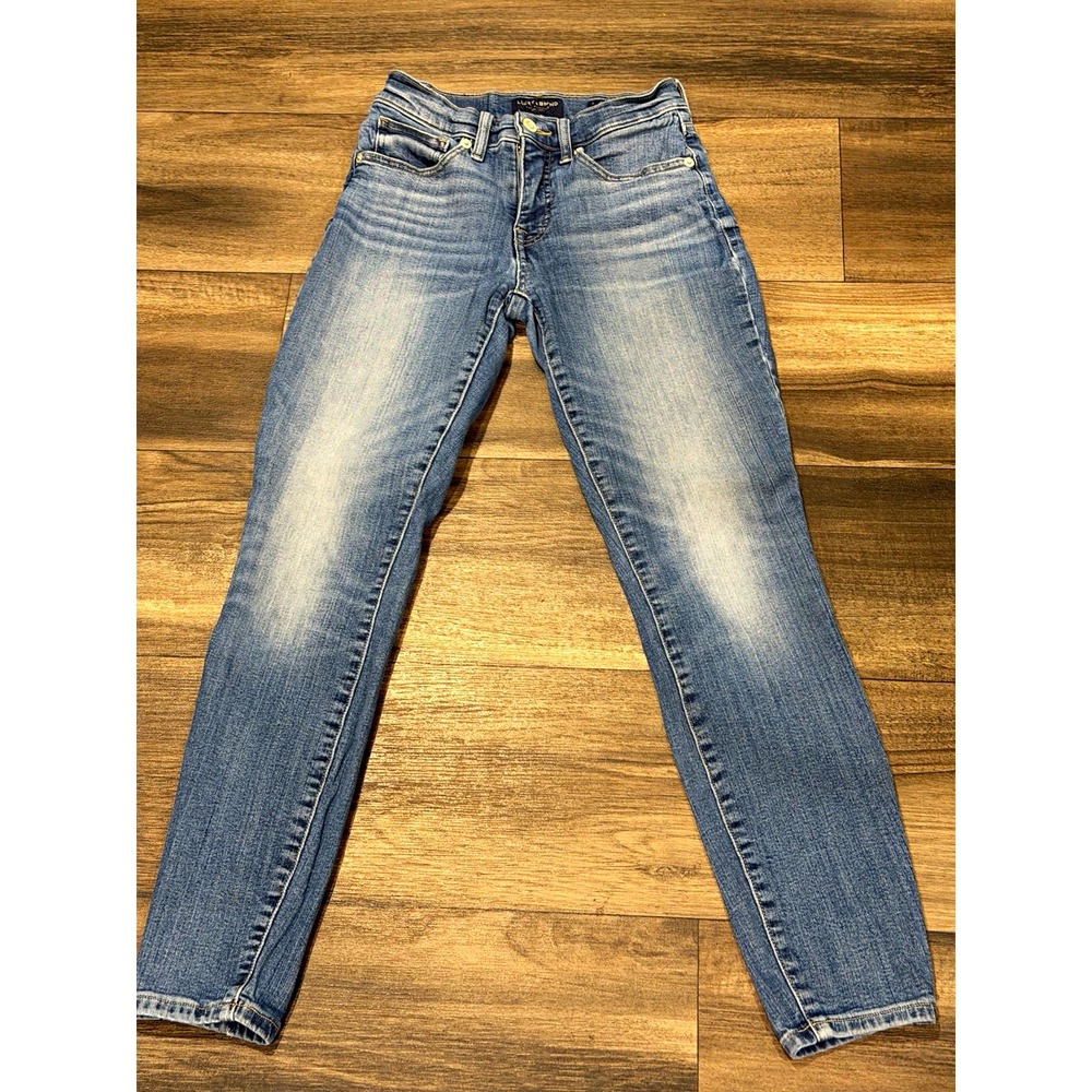 Lucky Brand Women Skinny Jean Blue Denim Light Wash Mid Rise Size 2 or 26 waist